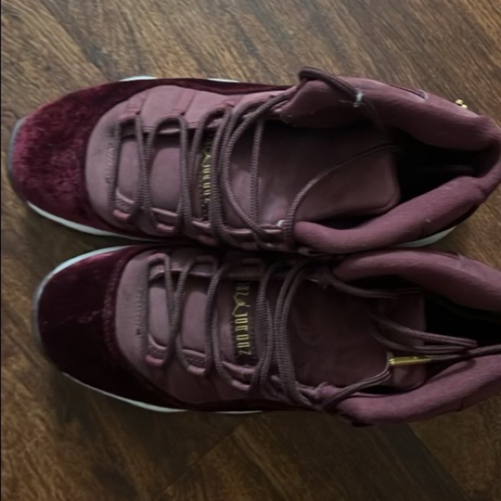 Selling a pair of  Air Jordan 11 Retro GG HEIRESS “VELVET”